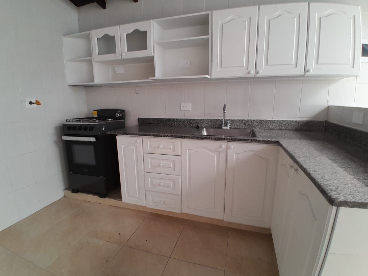 Casa en arriendo Antioquia Medellín Ferreni 180 m2 Habitaciones 3 Baños 2 Garajes 0 Precio $3800000