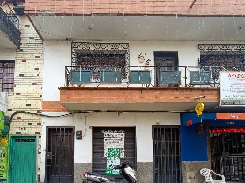 Local en arriendo Antioquia Medellín Caribe 35 m2 Habitaciones 0 Baños 1 Garajes 0 Precio $2300000