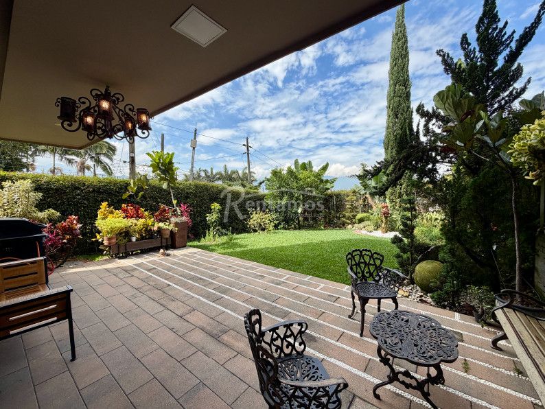 Casa en venta Antioquia Envigado Envigado 223 m2 Habitaciones 3 Baños 4 Garajes 2 Precio $2500000000