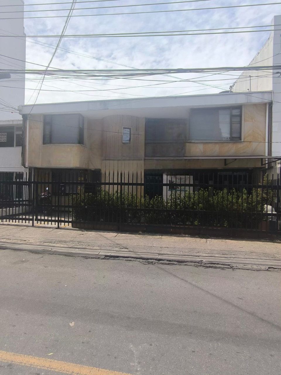 Casa en venta Cundinamarca Bogotá La Castellana 370 m2 Habitaciones 6 Baños 5 Garajes 2 Precio $1490000000