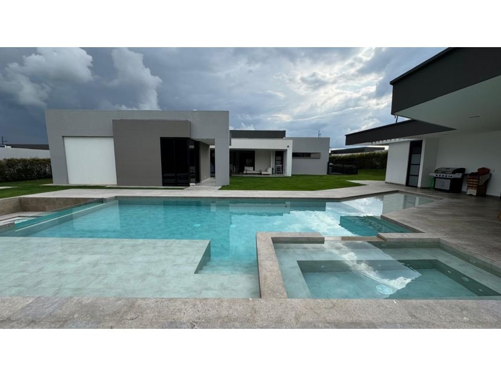 Casa Campestre en arriendo o venta Risaralda Pereira Pereira 296 m2 Habitaciones 3 Baños 6 Garajes 6 Precio venta $2800000000 Precio arriendo $13500000