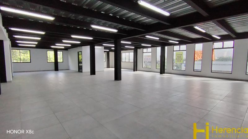 Bodega en arriendo Antioquia Medellín Tenche 207 m2 Habitaciones 0 Baños 2 Garajes 0 Precio $11000000