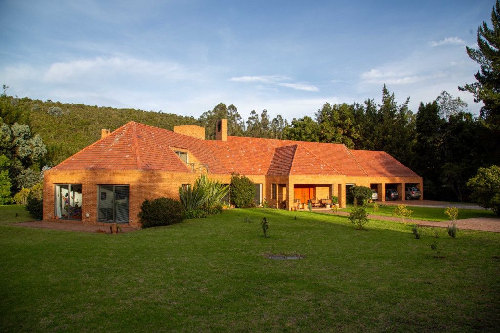 Casa en arriendo Cundinamarca Chía Chia 684 m2 Habitaciones 5 Baños 6 Garajes 4 Precio $19450000