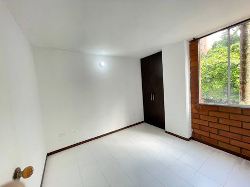 Apartamento en arriendo Antioquia Medellín Asomadera No1 70 m2 Habitaciones 2 Baños 2 Garajes 1 Precio $2400000