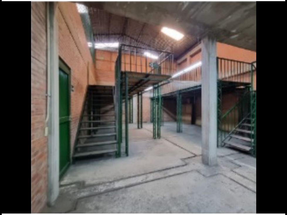 Bodega en venta Cundinamarca Bogotá Pelodo Del Contry 338 m2 Habitaciones 0 Baños 2 Garajes 2 Precio $2400000000