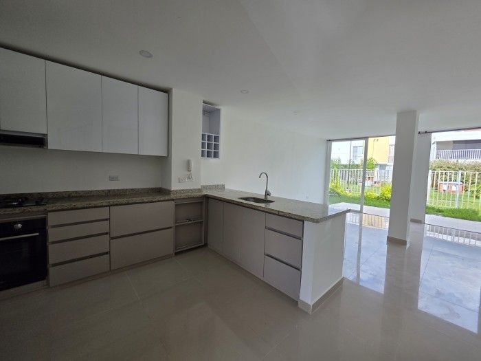 Casa en arriendo Valle Del Cauca Jamundí Cn Almendros Del Castillo 130 m2 Habitaciones 3 Baños 3 Garajes 2 Precio $2200000