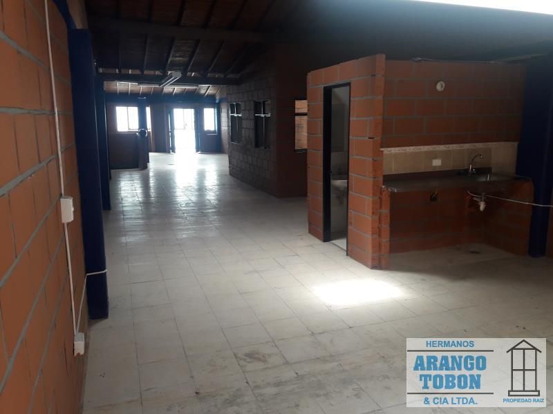Bodega en arriendo Antioquia Medellín Patio Bonito 100 m2 Habitaciones 0 Baños 1 Garajes 0 Precio $3500000