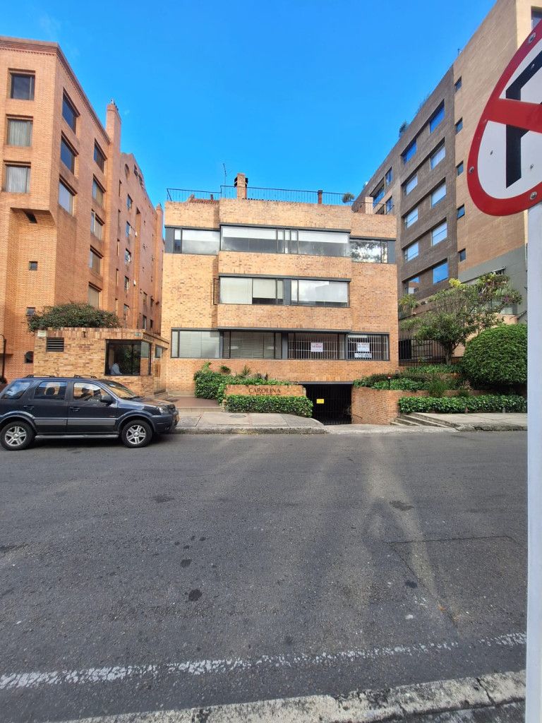 Apartamento en venta Cundinamarca Bogotá La Carolina 42 m2 Habitaciones 1 Baños 1 Garajes 2 Precio $425000000