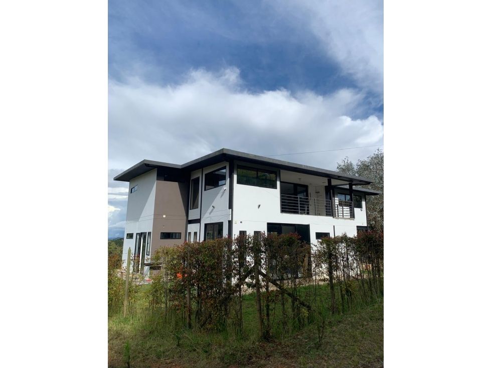Lote en venta Antioquia Medellín La Candelaria 2600 m2 Habitaciones 0 Baños 5 Garajes 0 Precio $2398000000