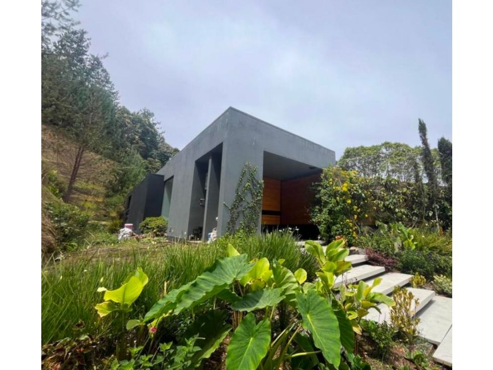 Casa Campestre en arriendo Antioquia Envigado La Mesa 280 m2 Habitaciones 4 Baños 4 Garajes 3 Precio $14000000