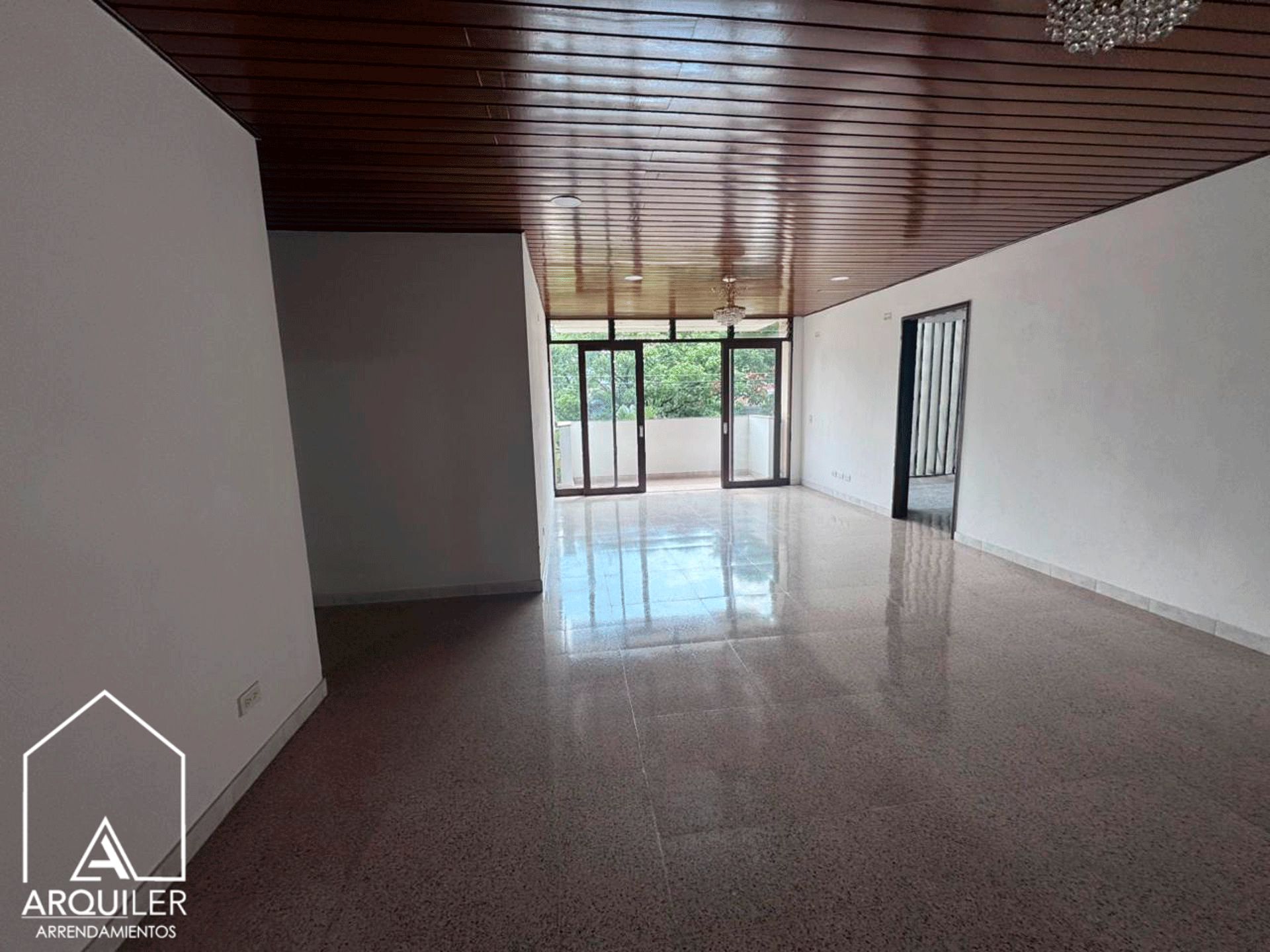 Apartamento en arriendo Antioquia Medellín Calasanz 110 m2 Habitaciones 4 Baños 2 Garajes 0 Precio $3300000