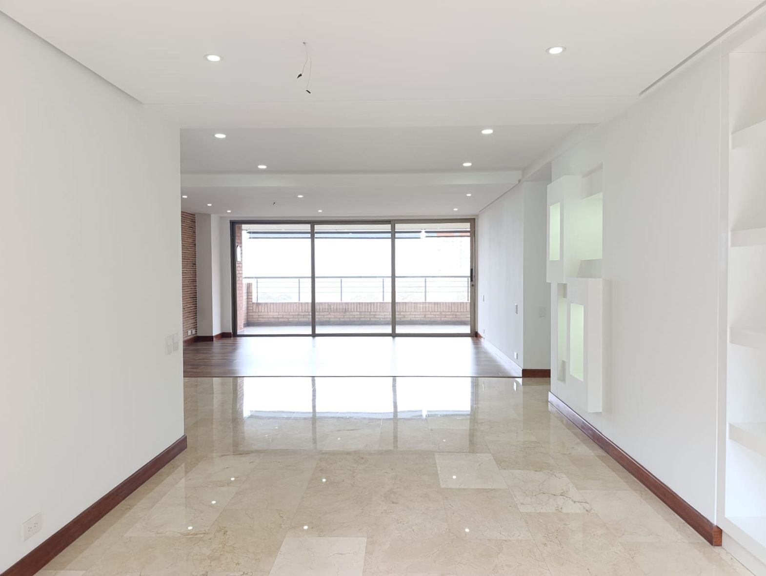 Apartamento en arriendo Antioquia Medellín El Tesoro 210 m2 Habitaciones 3 Baños 4 Garajes 3 Precio $12800000