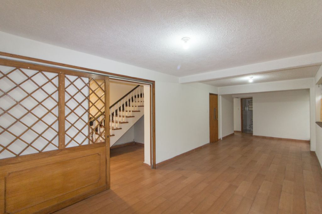 Casa en arriendo Cundinamarca Bogotá Popular Modelo 235 m2 Habitaciones 5 Baños 2 Garajes 2 Precio $4100000