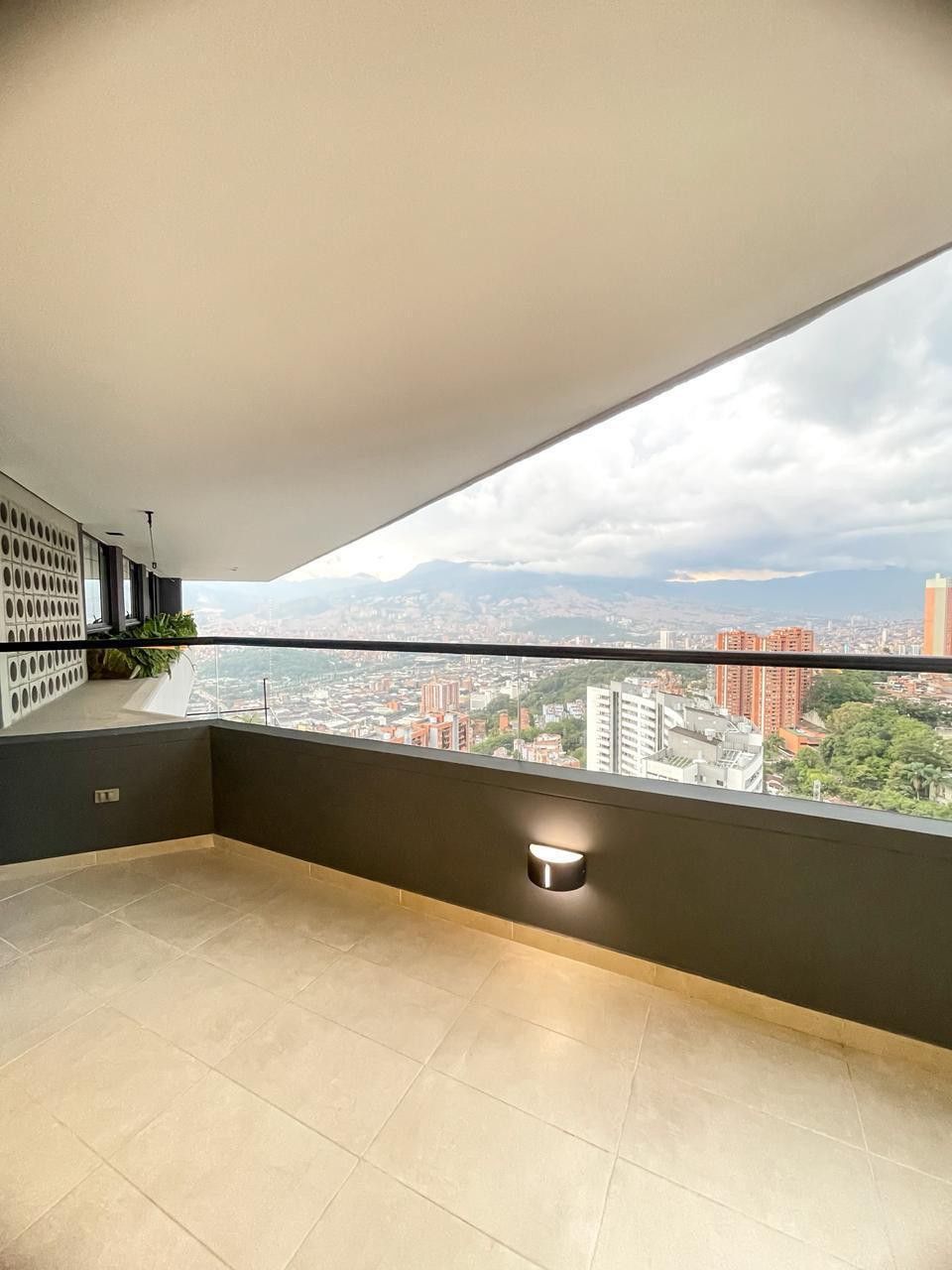 Apartamento en venta Antioquia Medellín Las Palmas 115 m2 Habitaciones 3 Baños 2 Garajes 2 Precio $1250000000