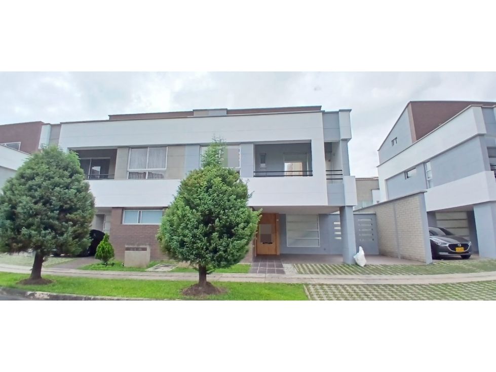 Casa en venta Antioquia Rionegro El Porvenir 200 m2 Habitaciones 3 Baños 3 Garajes 2 Precio $1350000000