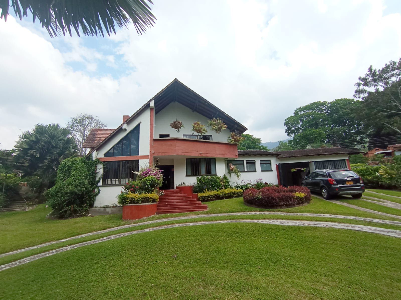 Casa en venta Santander Floridablanca Floridablanca 530 m2 Habitaciones 4 Baños 4 Garajes 2 Precio $2200000000