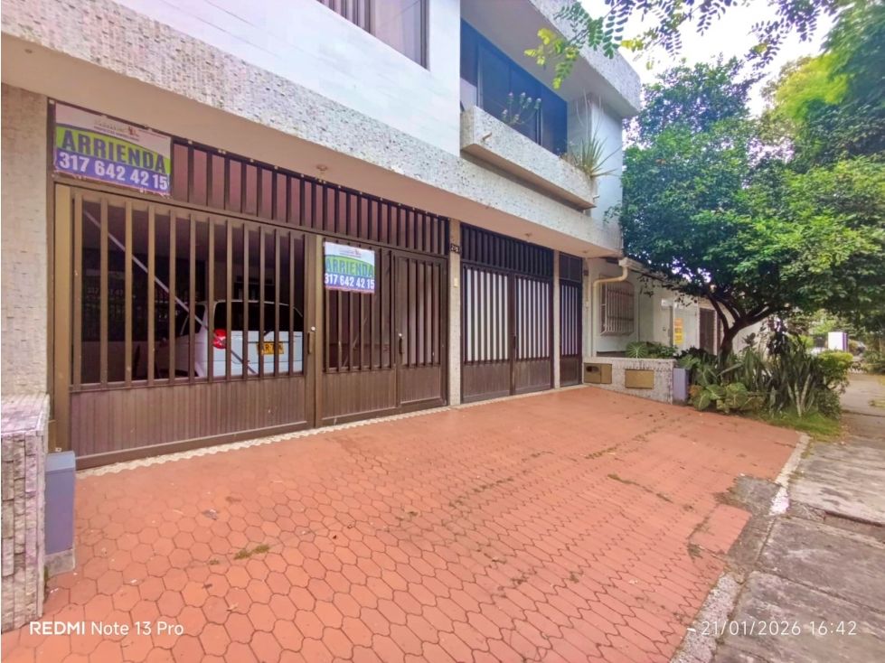 Casa en arriendo Valle Del Cauca Cali Cuarto De Legua - Guadalupe 396 m2 Habitaciones 3 Baños 3 Garajes 2 Precio $3300000