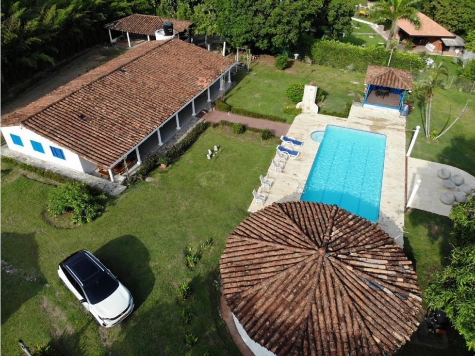 Finca en venta Antioquia San Jerónimo San Jerónimo 250 m2 Habitaciones 7 Baños 3 Garajes 1 Precio $1600000000