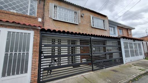 Casa en arriendo Cundinamarca Bogotá Popular Modelo 126 m2 Habitaciones 5 Baños 4 Garajes 2 Precio $6500000