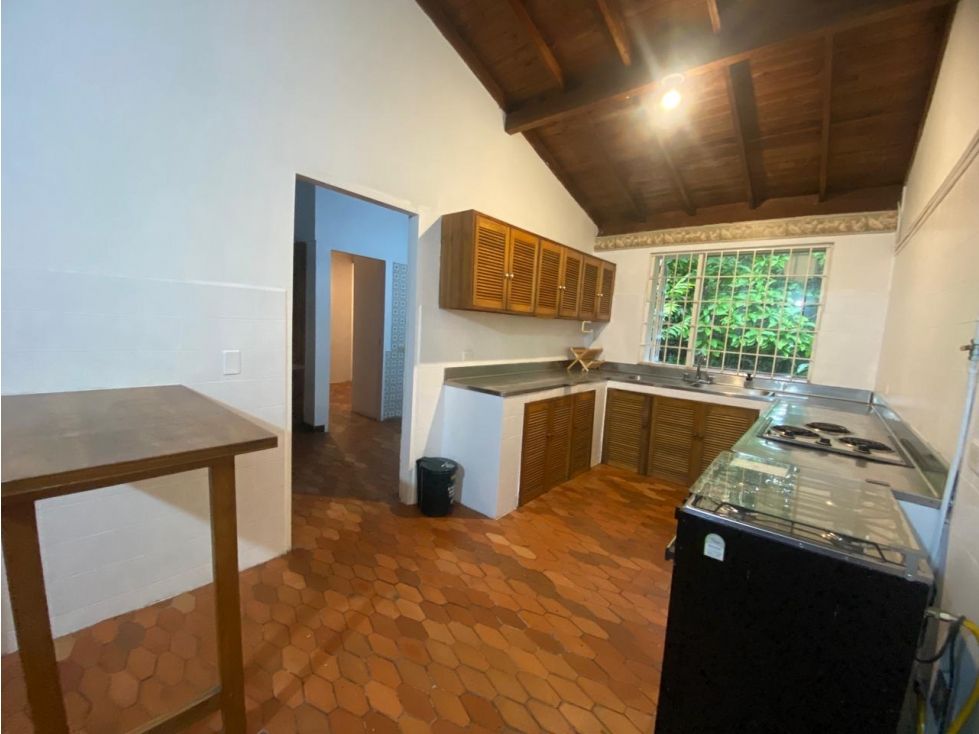 Casa en arriendo Antioquia Medellín Las Lomas No1 527 m2 Habitaciones 3 Baños 2 Garajes 3 Precio $10350000