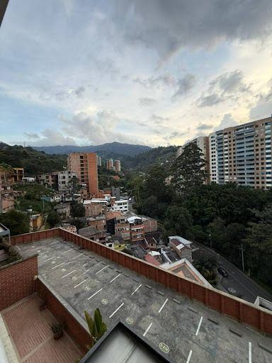 Apartamento en arriendo Antioquia Envigado El Chinguí 75 m2 Habitaciones 3 Baños 2 Garajes 1 Precio $3000000
