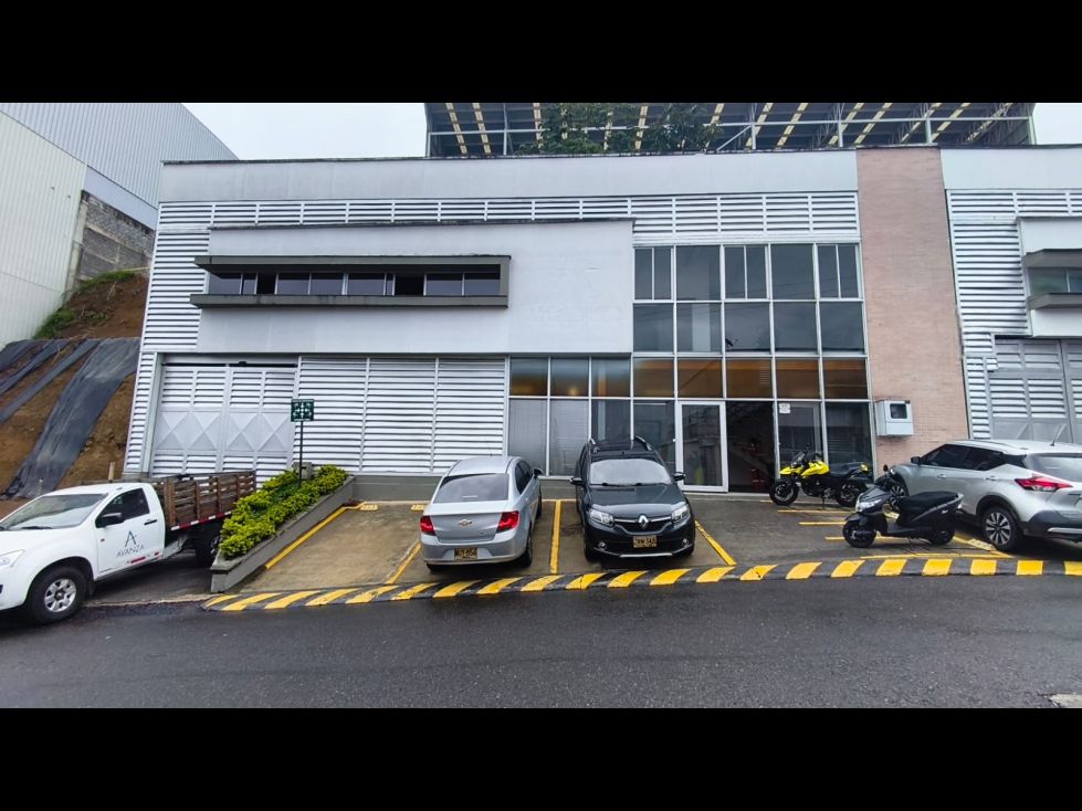 Bodega en arriendo Risaralda Pereira Asd 434 m2 Habitaciones 0 Baños 2 Garajes 12 Precio $17600000