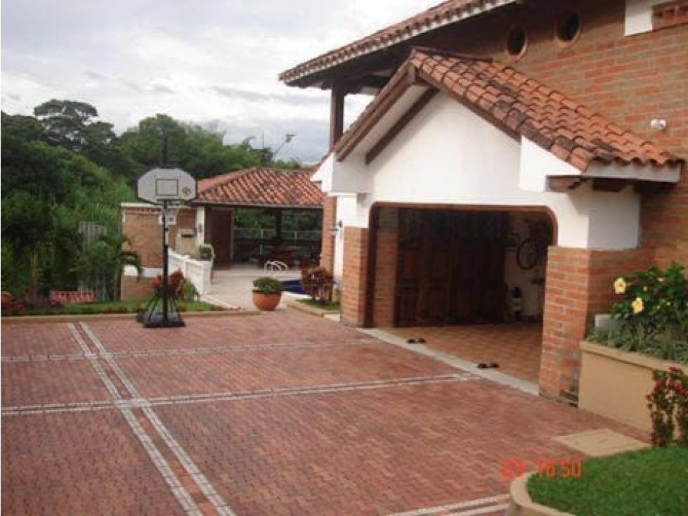Casa Campestre en arriendo o venta Risaralda Pereira San Jose 500 m2 Habitaciones 5 Baños 5 Garajes 7 Precio venta $2000000000 Precio arriendo $11905000