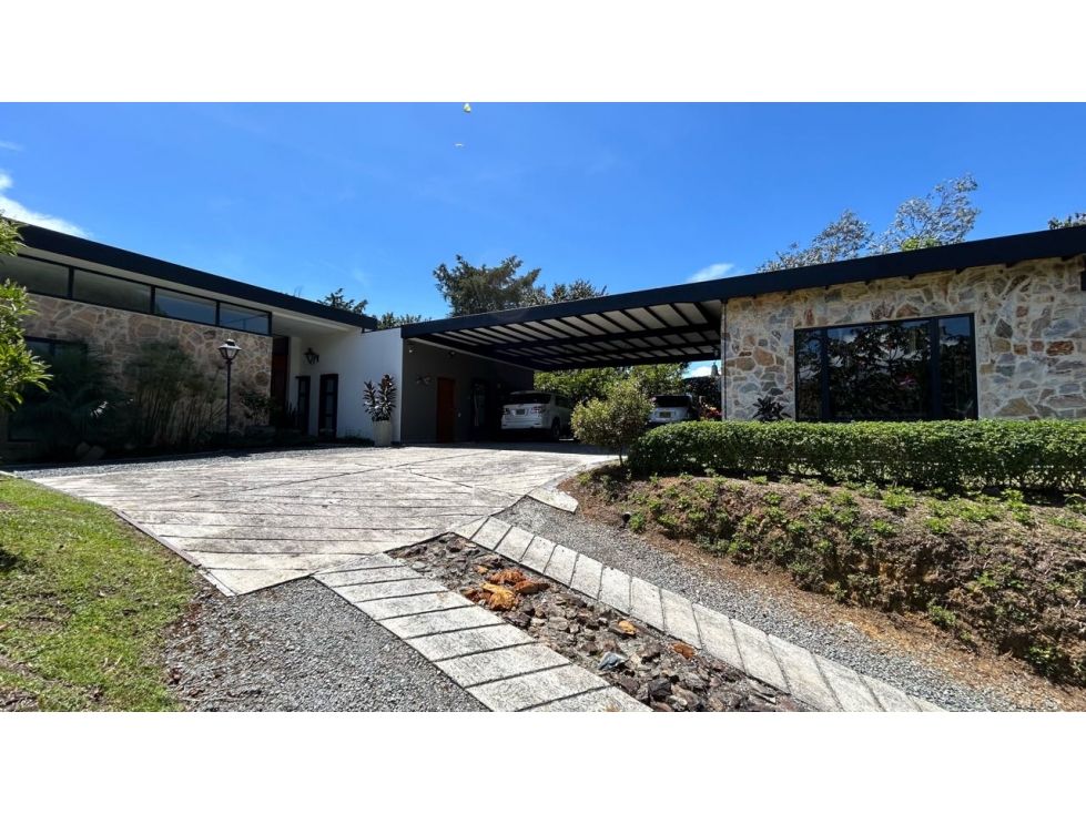 Casa Campestre en venta Antioquia La Ceja La Ceja 480 m2 Habitaciones 3 Baños 4 Garajes 6 Precio $3500000000