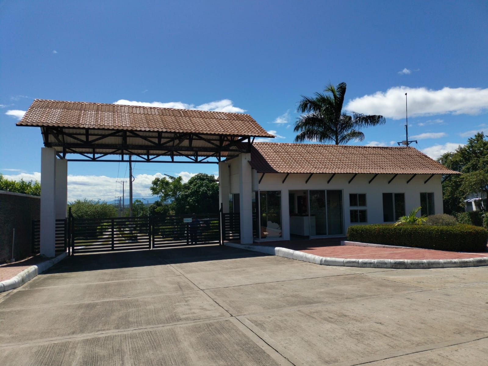 Casa Campestre en venta Huila Palermo Condominio Campestre Llanos De Vimianzo 2100 m2 Habitaciones 5 Baños 6 Garajes 1 Precio $1300000000