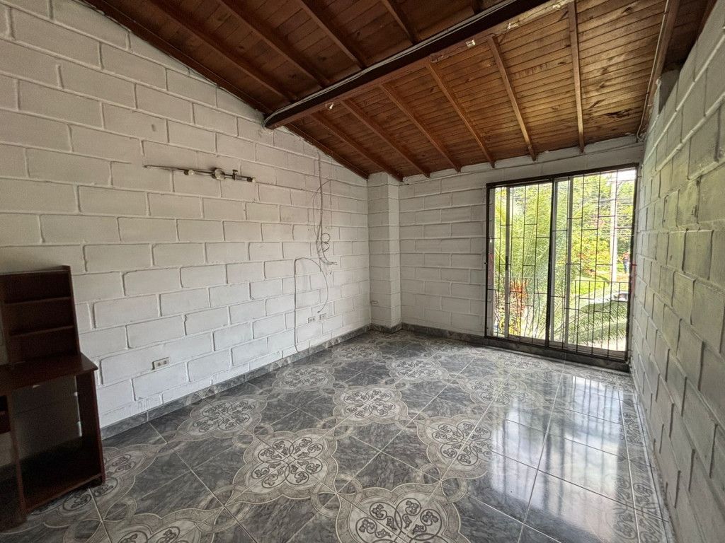 Casa en arriendo Antioquia Itagüí Ditaires 72 m2 Habitaciones 3 Baños 2 Garajes 0 Precio $1550000