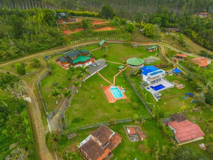 Casa en venta Valle Del Cauca Dagua Dagua 1 m2 Habitaciones 7 Baños 5 Garajes 6 Precio $1350000000