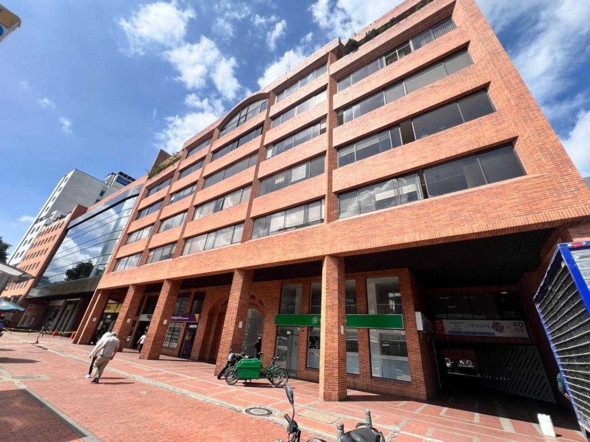 Oficina en arriendo Cundinamarca Bogotá Santa Bibiana 154 m2 Habitaciones 0 Baños 2 Garajes 1 Precio $7750000