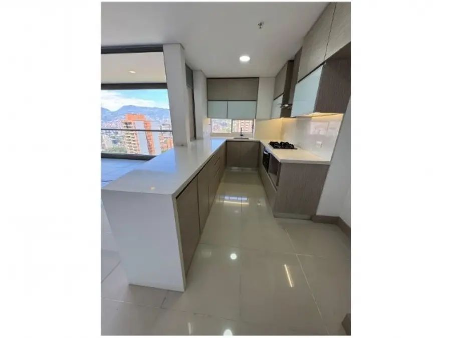 Apartamento en venta Antioquia Medellín La Florida 140 m2 Habitaciones 3 Baños 4 Garajes 2 Precio $1100000000