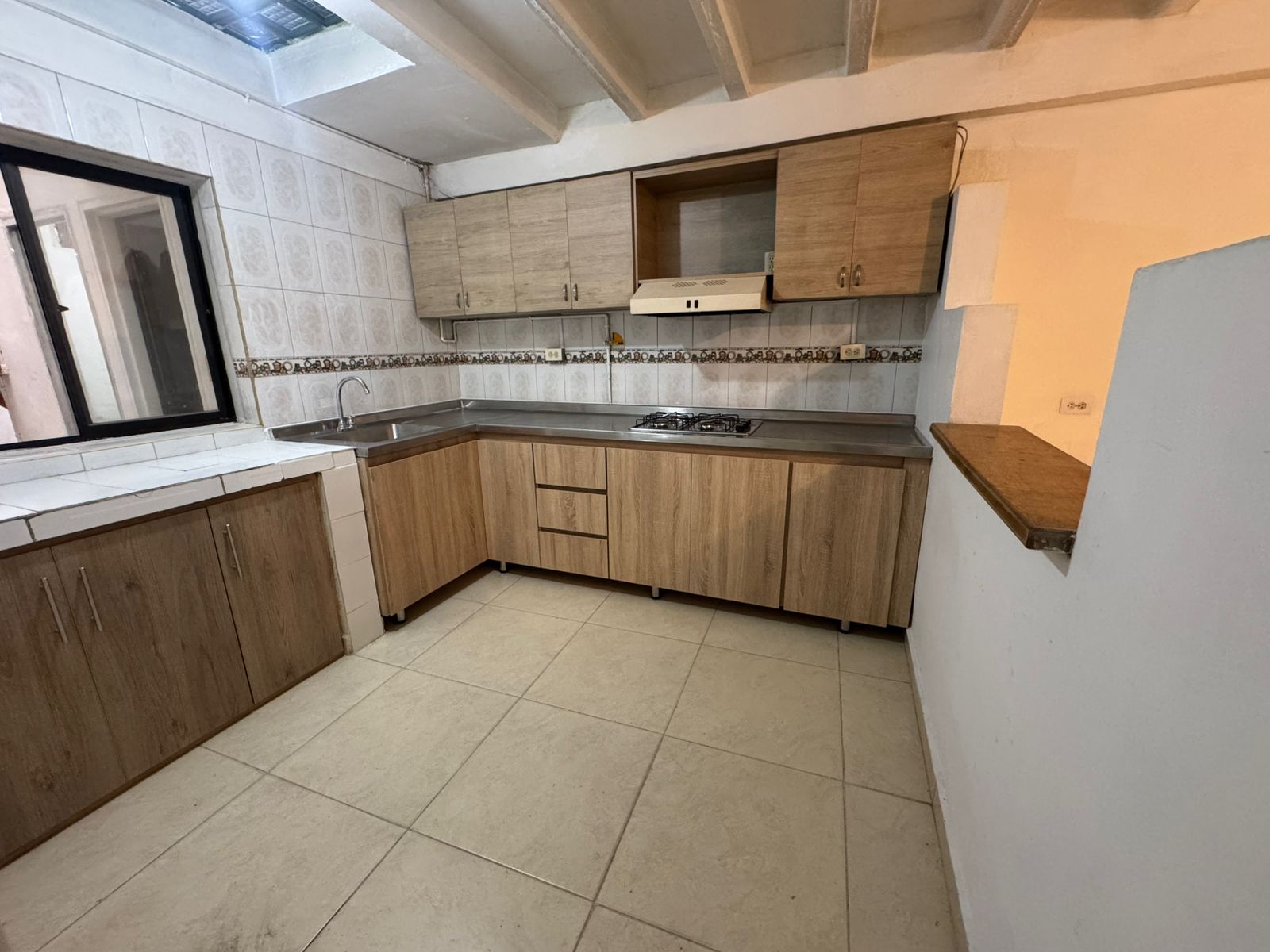 Apartamento en arriendo Antioquia Medellín Altavista 80 m2 Habitaciones 3 Baños 2 Garajes 1 Precio $2300000