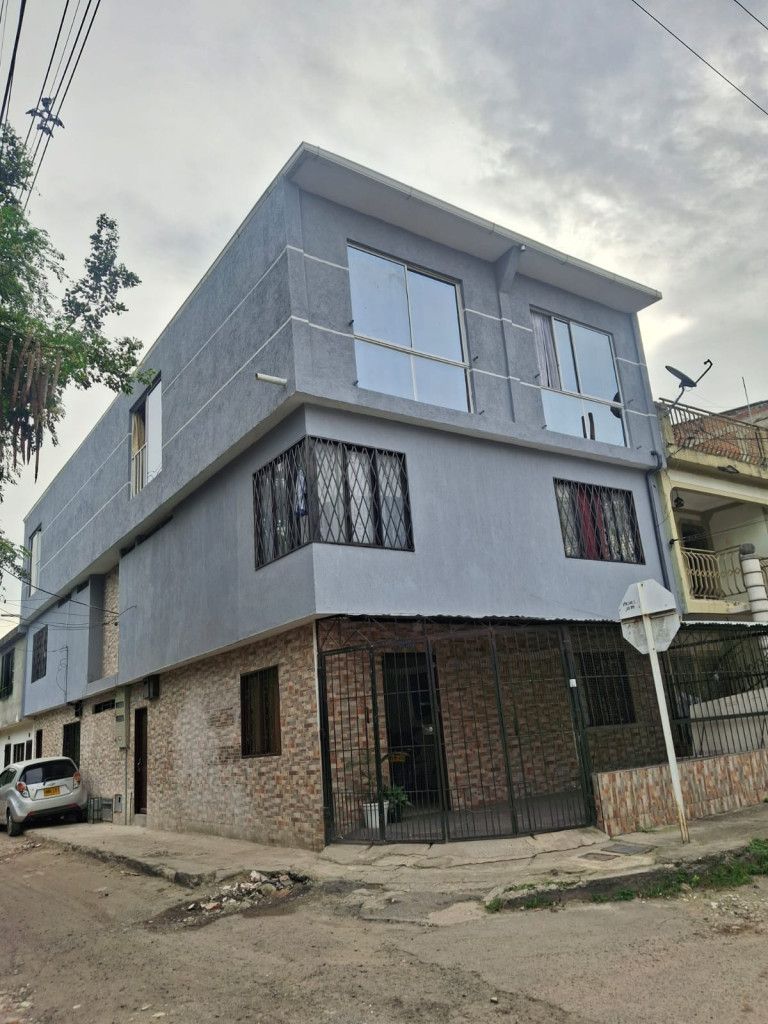 Casa en venta Valle Del Cauca Cali La Fortaleza 98 m2 Habitaciones 12 Baños 5 Garajes 0 Precio $650000000