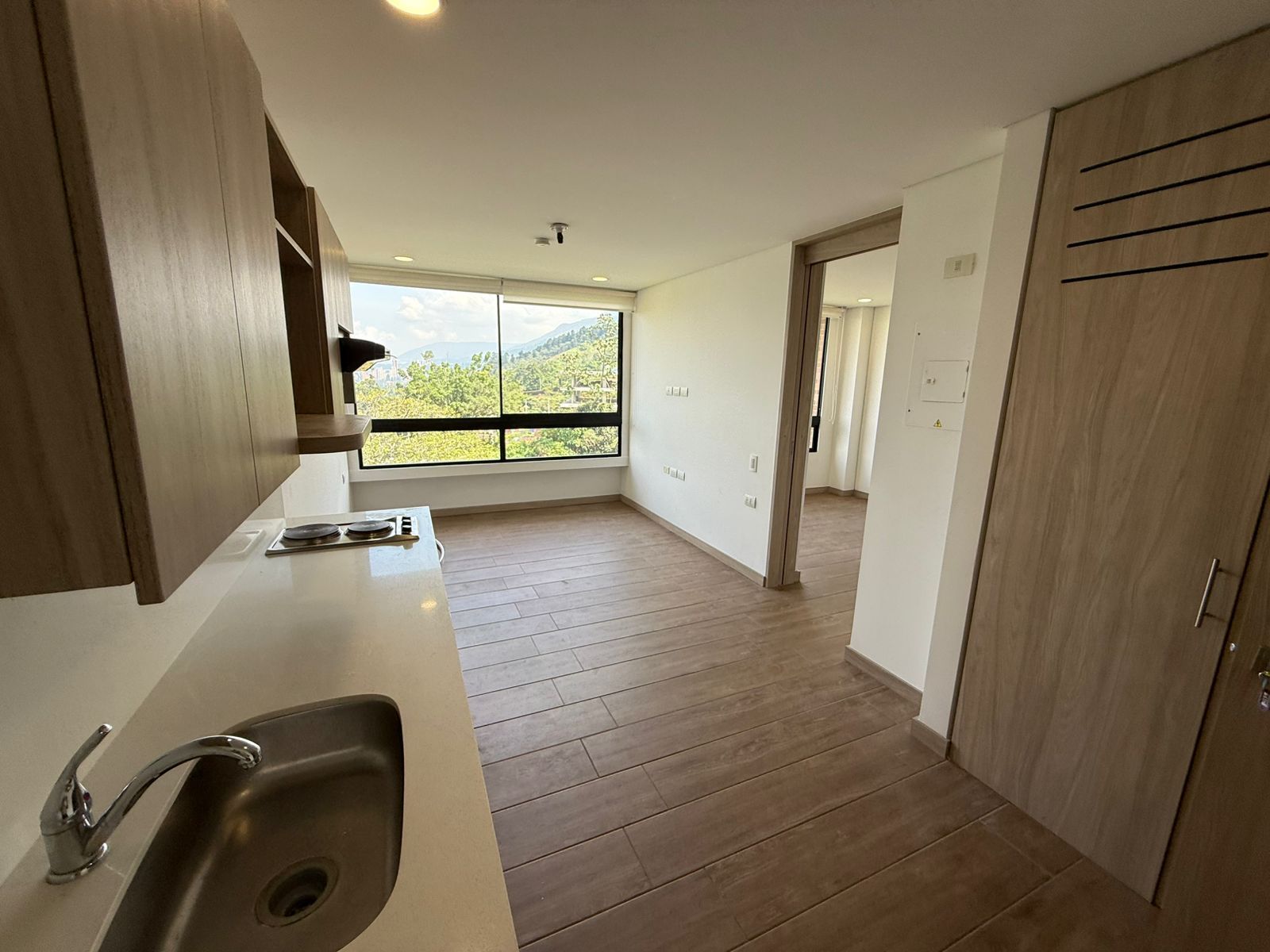 Apartaestudio en arriendo Antioquia Envigado El Salado 40 m2 Habitaciones 1 Baños 1 Garajes 1 Precio $3600000