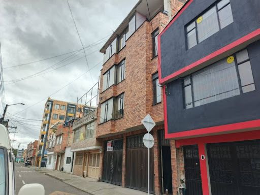 Bodega en arriendo Cundinamarca Bogotá La Granja 340 m2 Habitaciones 0 Baños 3 Garajes 0 Precio $9000000