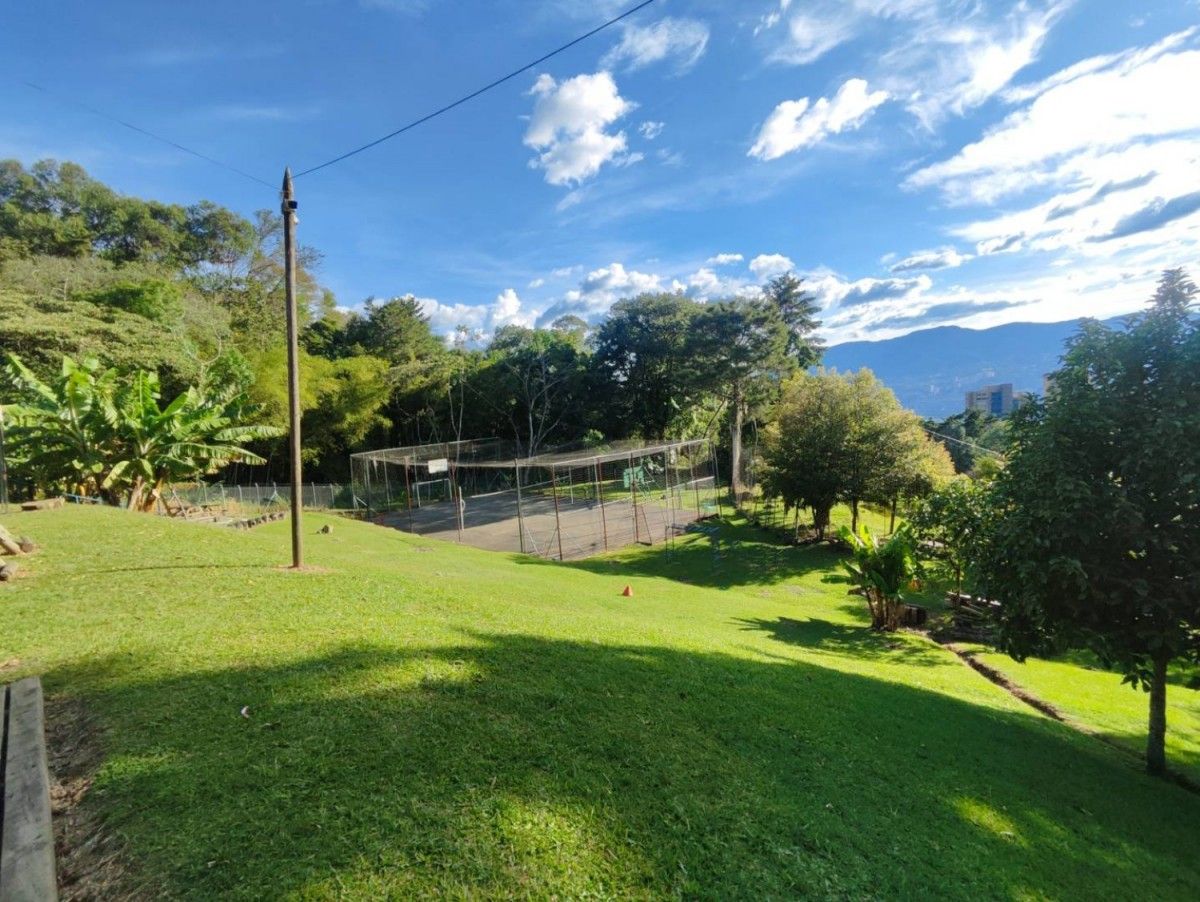 Lote en arriendo Antioquia Medellín Los Balsos No2 11000 m2 Habitaciones 0 Baños 20 Garajes 10 Precio $50000000