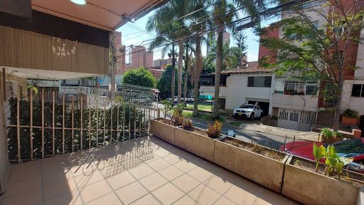 Casa en arriendo Antioquia Medellín Las Acacias 240 m2 Habitaciones 5 Baños 7 Garajes 0 Precio $10000000