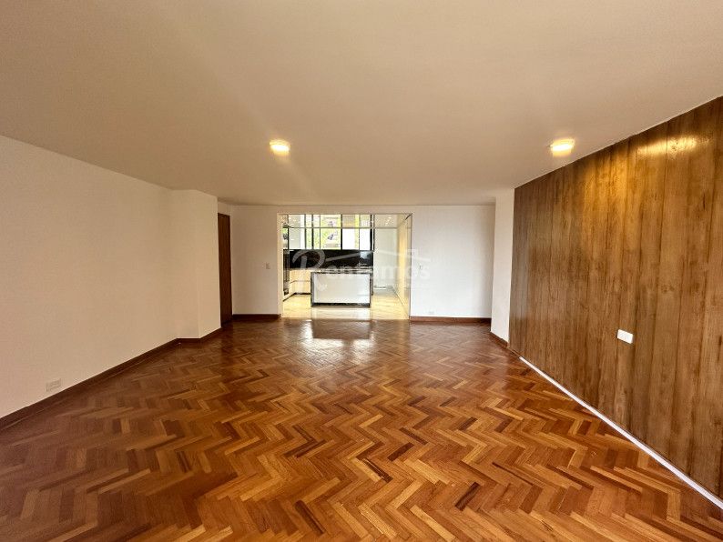 Apartamento en arriendo Antioquia Medellín Los Naranjos 101 m2 Habitaciones 2 Baños 3 Garajes 2 Precio $4800000