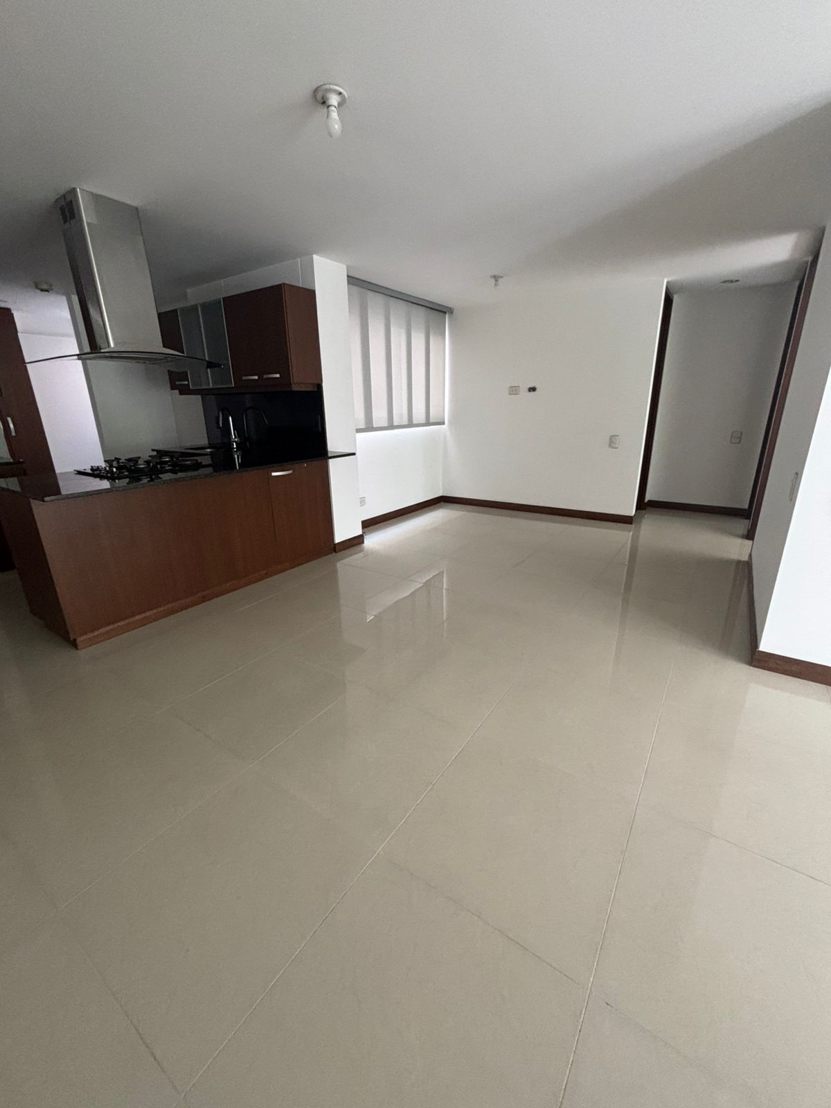Apartamento en arriendo Antioquia Envigado Uribe Ángel 72 m2 Habitaciones 2 Baños 2 Garajes 2 Precio $4000000