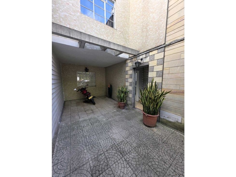 Casa en arriendo Antioquia Medellín Rosales 228 m2 Habitaciones 4 Baños 3 Garajes 1 Precio $5000000