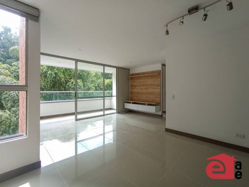 Apartamento en arriendo Antioquia Envigado Loma Del Barro 85 m2 Habitaciones 3 Baños 2 Garajes 2 Precio $3800000