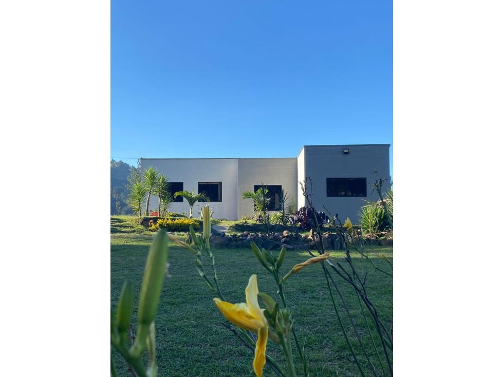 Casa en venta Antioquia Guarne Guarne 200 m2 Habitaciones 5 Baños 3 Garajes 6 Precio $1750000000
