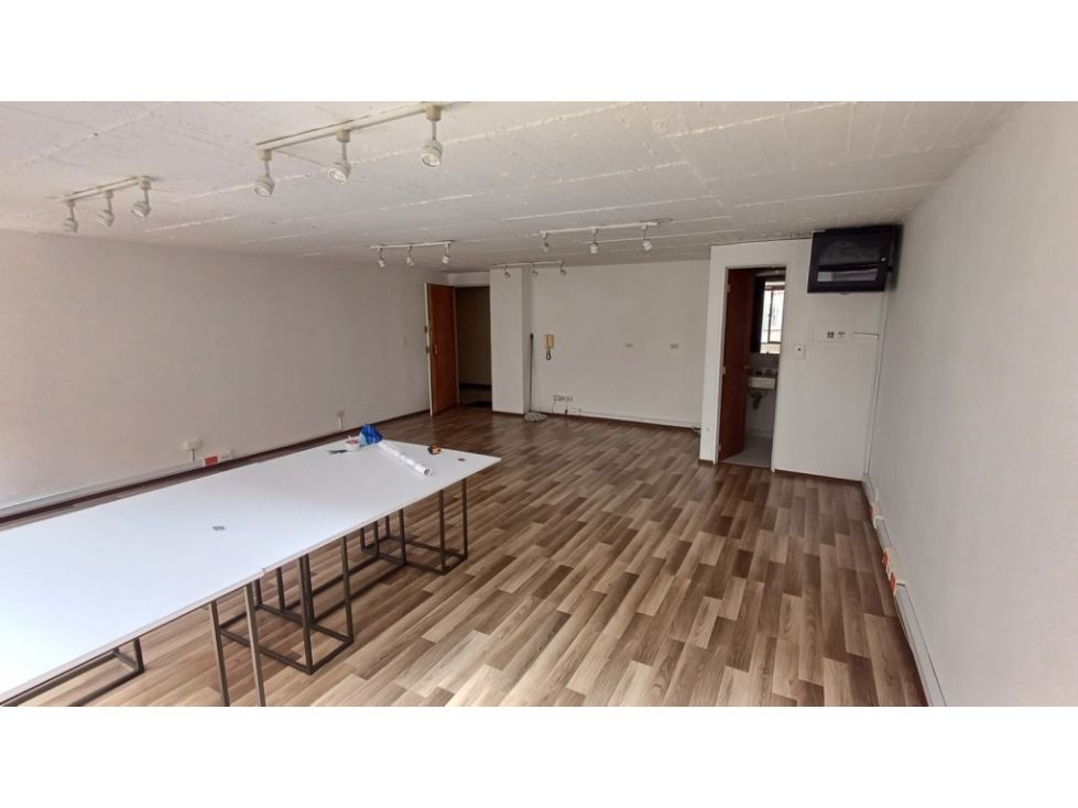 Oficina en venta Cundinamarca Bogotá Lago Gaitan 42 m2 Habitaciones 0 Baños 1 Garajes 1 Precio $269000000
