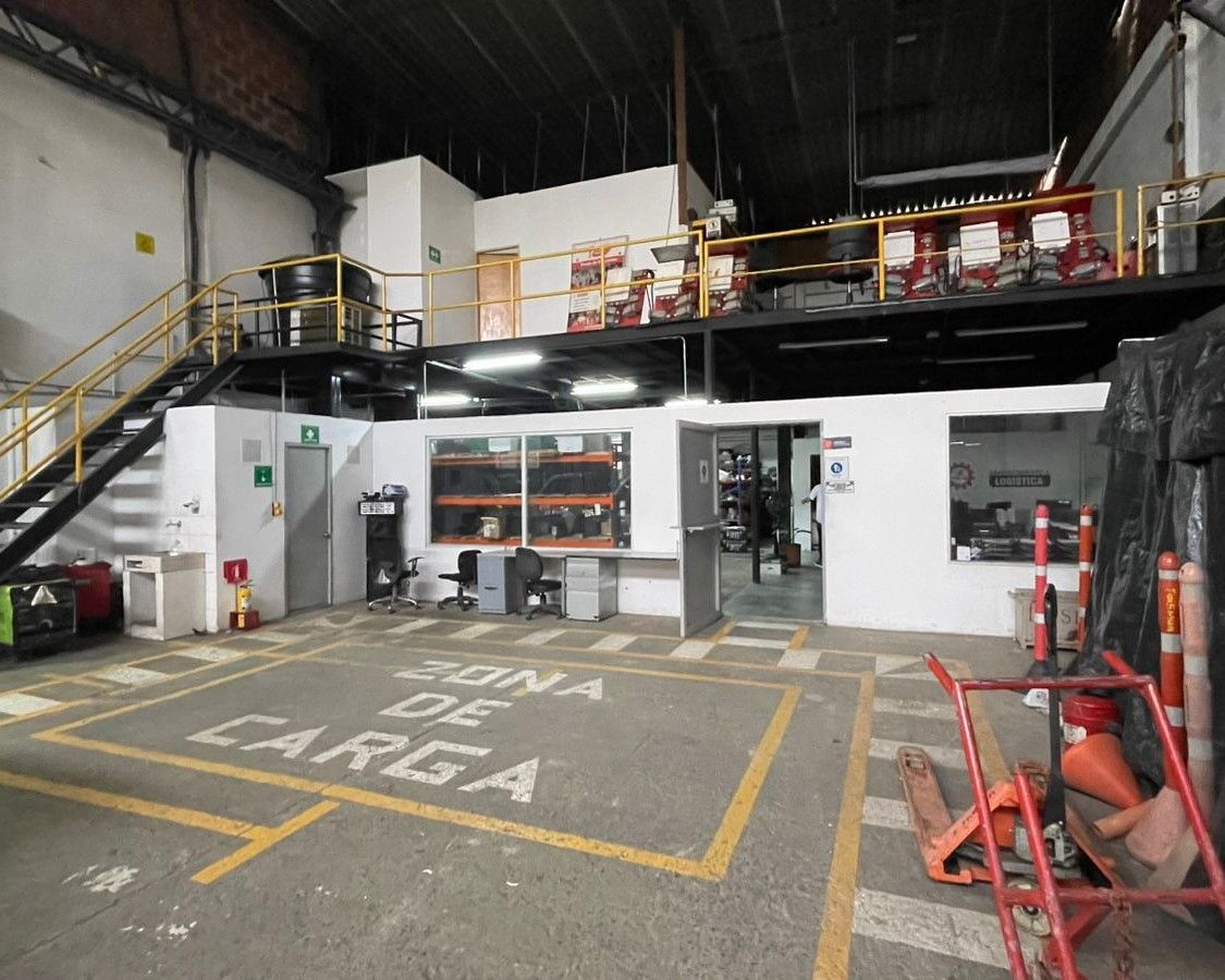 Bodega en arriendo o venta Antioquia Sabaneta Betania 1320 m2 Habitaciones 0 Baños 6 Garajes 6 Precio venta $7000000000 Precio arriendo $49000000