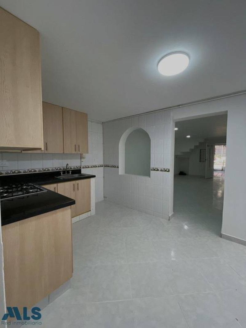Inmuebles en Remate Casa en venta Antioquia Medellín Las Playas 130 m2 Habitaciones 5 Baños 4 Garajes 0 Precio $530000000