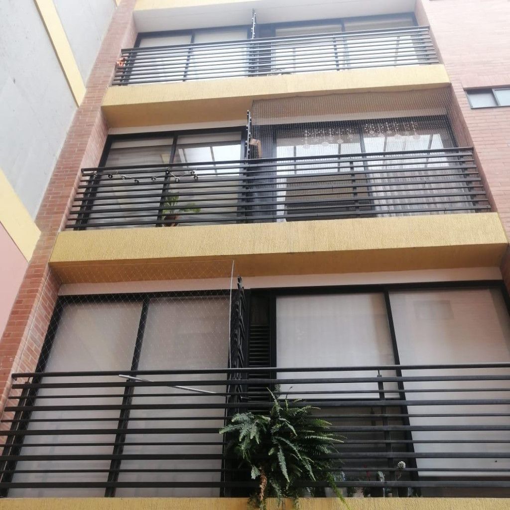 Apartamento en venta Cundinamarca Bogotá La Almería 60 m2 Habitaciones 3 Baños 2 Garajes 1 Precio $330000000