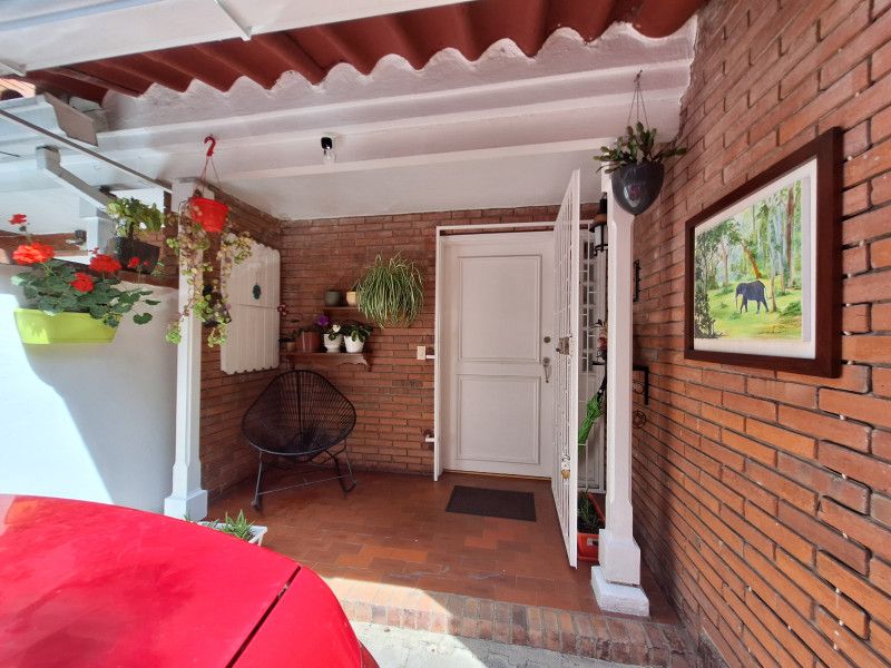 Casa en venta Cundinamarca Bogotá Cedro Salazar 107 m2 Habitaciones 3 Baños 3 Garajes 2 Precio $700000000