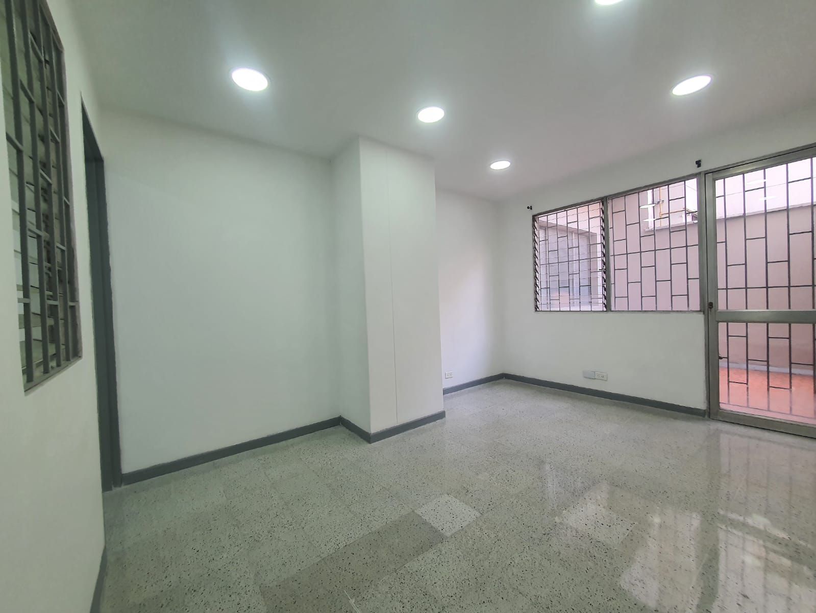 Consultorio en arriendo o venta Antioquia Medellín Belen 20 m2 Habitaciones 0 Baños 1 Garajes 0 Precio venta $240000000 Precio arriendo $1300000